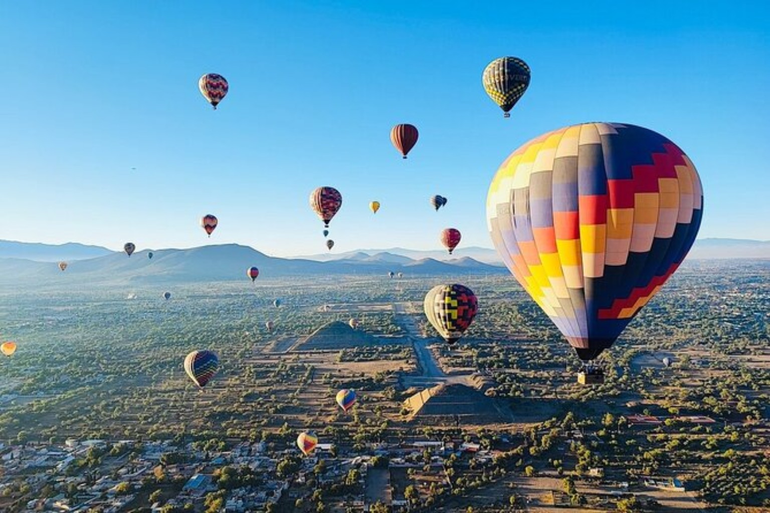 Globos aerostáticos sobre Teotihuacán